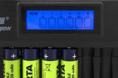 OXE Nabíječka baterií AA na 6 ks, s displejem a 8 ks nabíjecích baterií Varta 56706 R6 2100mAh NIMH basic