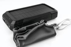 OXE Solární Powerbanka, kapacita 33800 mAh, černá